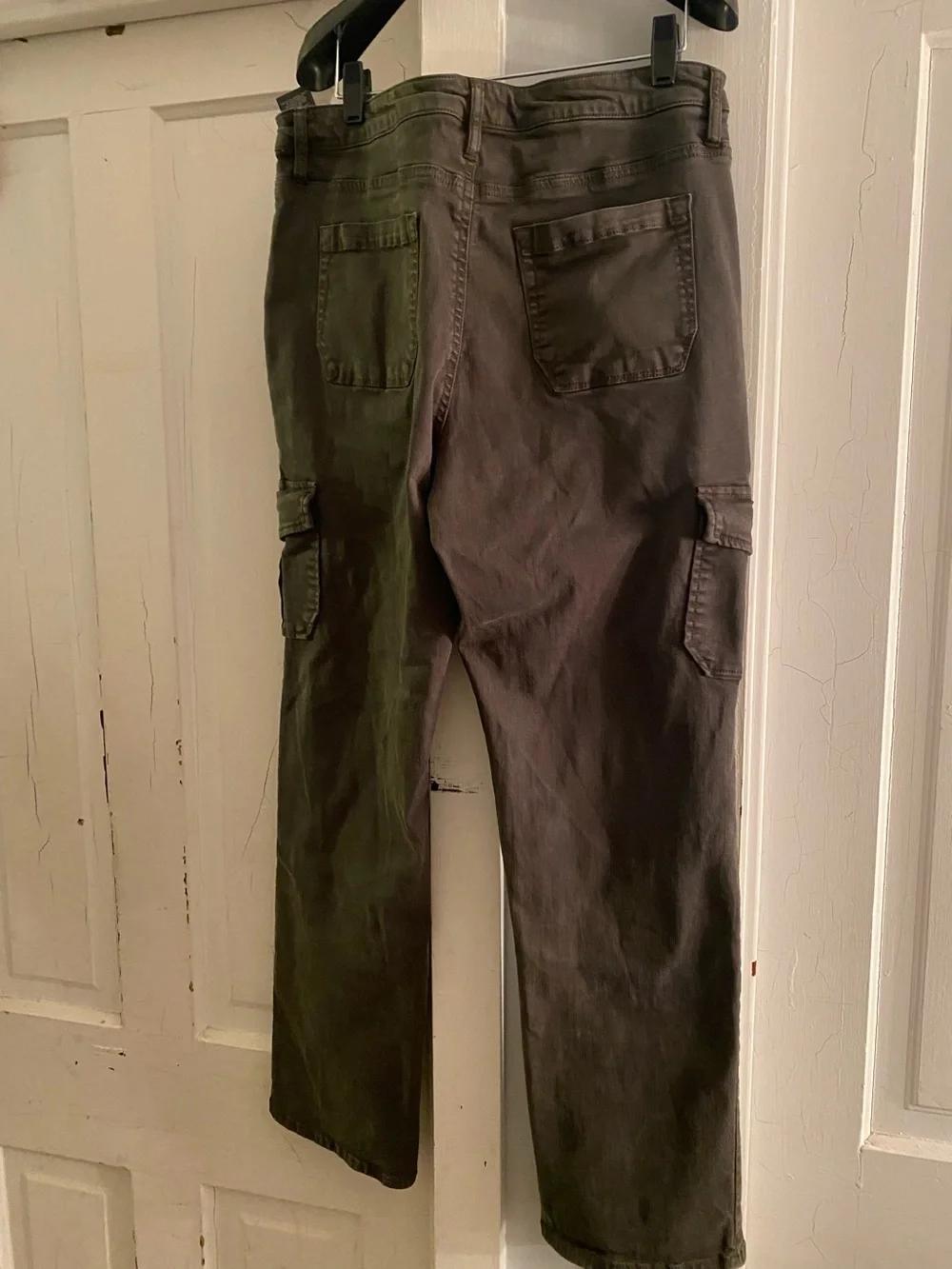 Well Worn Men's Olive Green Cargo Pants
